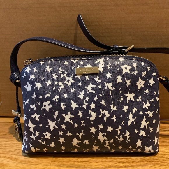 kate spade Handbags - EUC Kate Spade Crossbody Purse